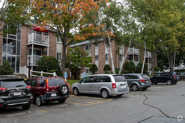 Building Photo - Elm Crest Estates