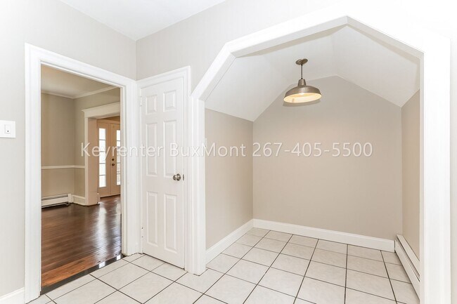 Building Photo - Spacious 3-bedroom, 1.5-bath single-family home in Elkins Park, with a flexible layout and classi...