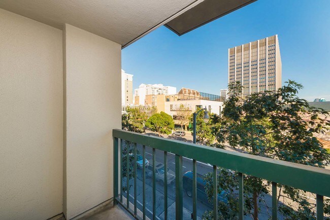 Foto del edificio - 601 Van Ness Ave