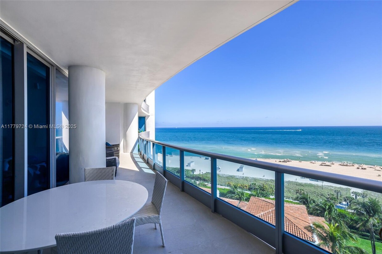 Primary Photo - 5959 Collins Ave