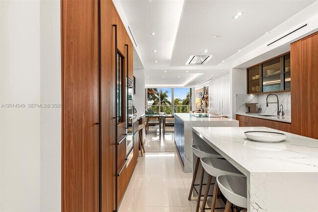 Foto del edificio - 2627 S Bayshore Dr