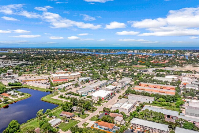 Aéreo - 2529 Linwood Ave