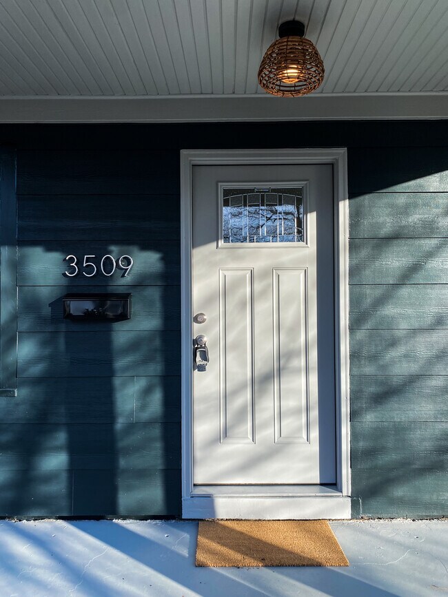 Foto del edificio - 3509 E 4th St