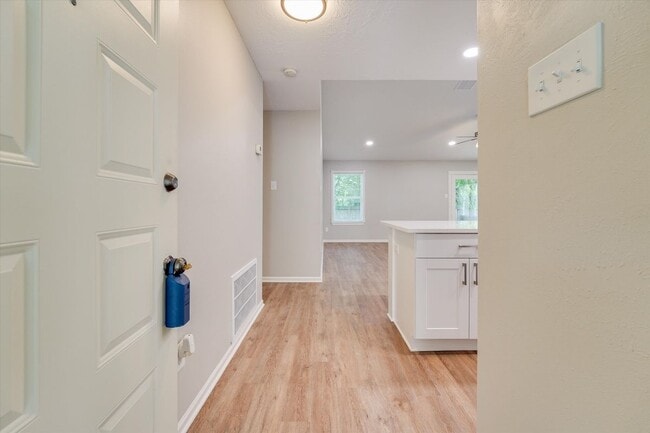 Building Photo - 21 E Brookberry Ct