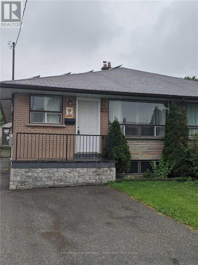 Primary Photo - 12 Benton St