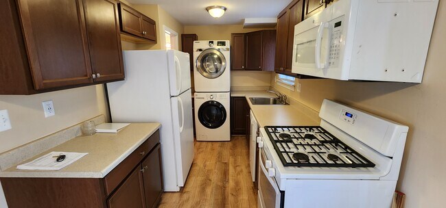 Kitchen - 41174 N Woodbury Green Dr
