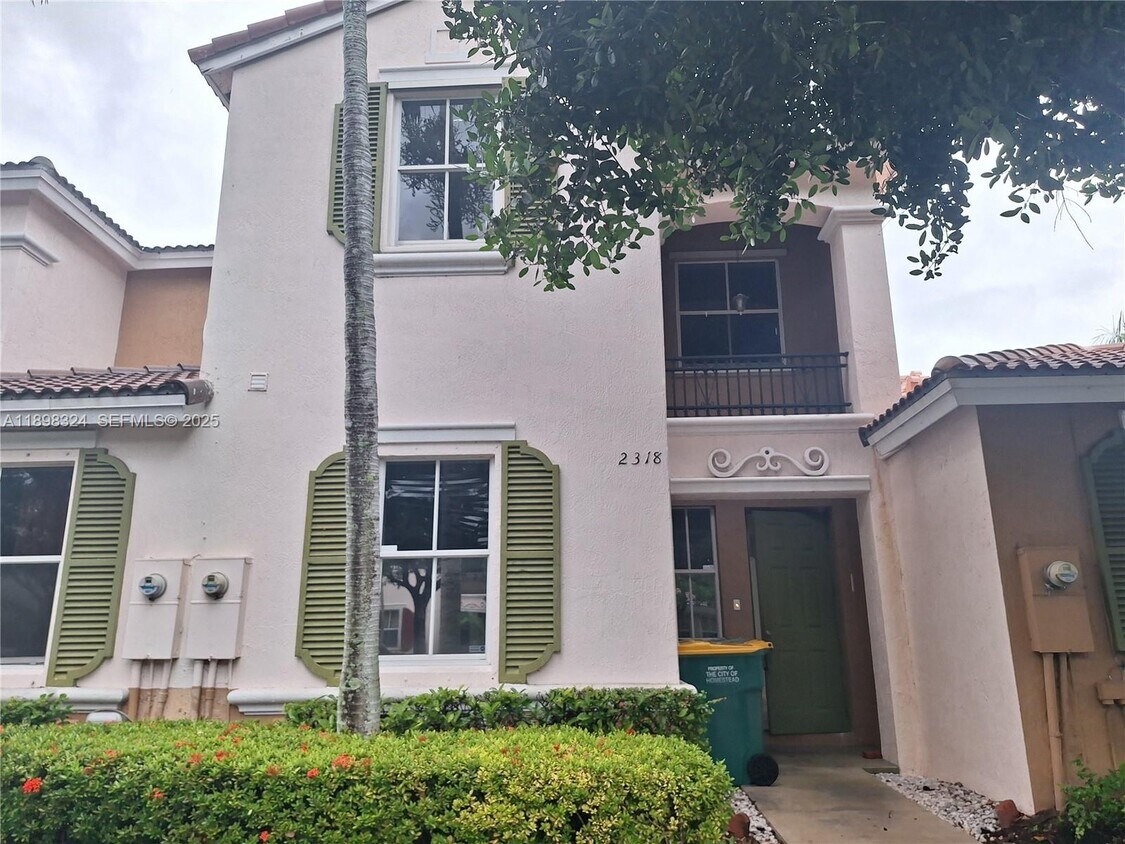 Foto principal - 2318 NE 42nd Cir