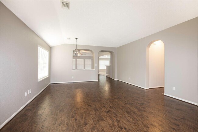 Building Photo - 29723 Legends Green Dr