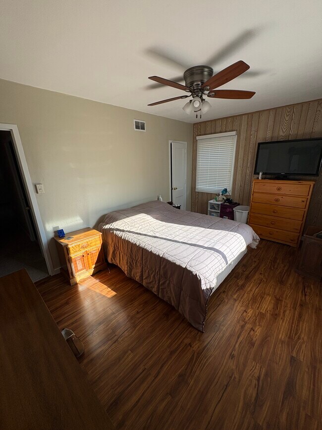 Foto del edificio - 2113 Broadlawn Rd