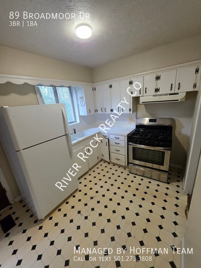 Building Photo - 89 Broadmoor Dr