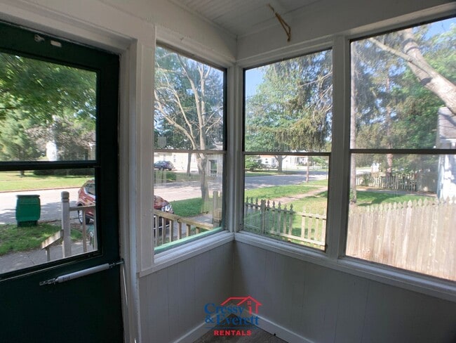 Building Photo - Single Family Home near Downtown Niles