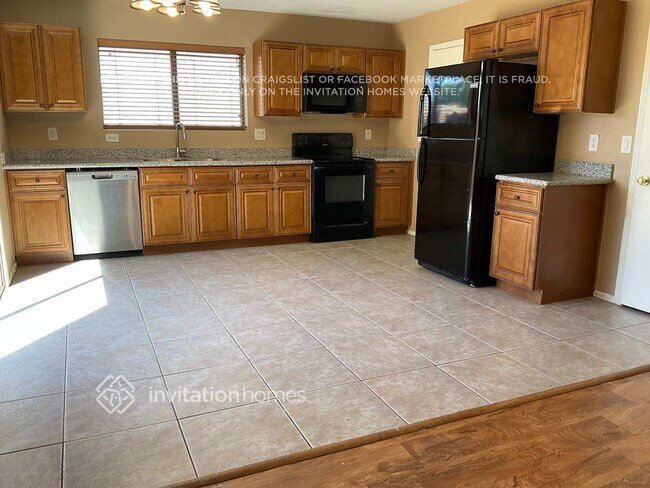 Foto del edificio - 2266 E Spruce Dr