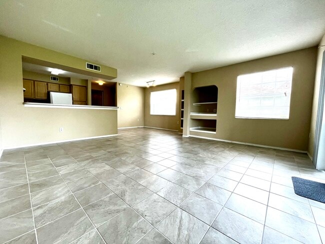 Building Photo - 14037 Fairway Island Dr