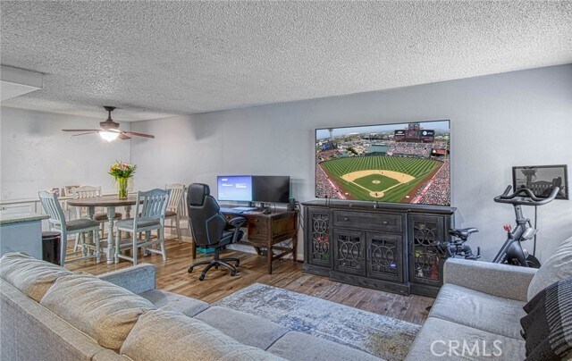 Foto del edificio - 24407 Avenida De Los Ninos