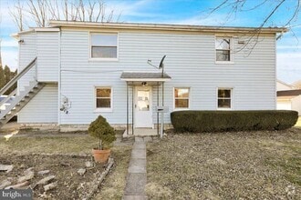 Building Photo - 834 N 5th St