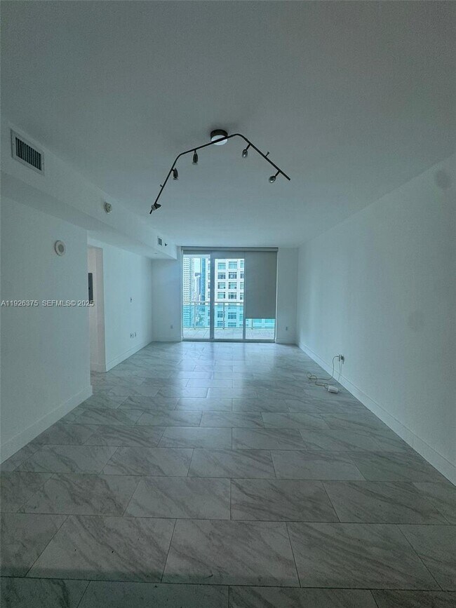 Building Photo - 951 Brickell Ave