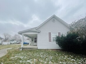 Building Photo - 1617 W Memorial Dr