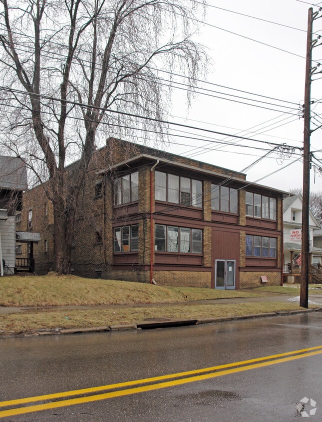 Primary Photo - 30 N Rose Blvd