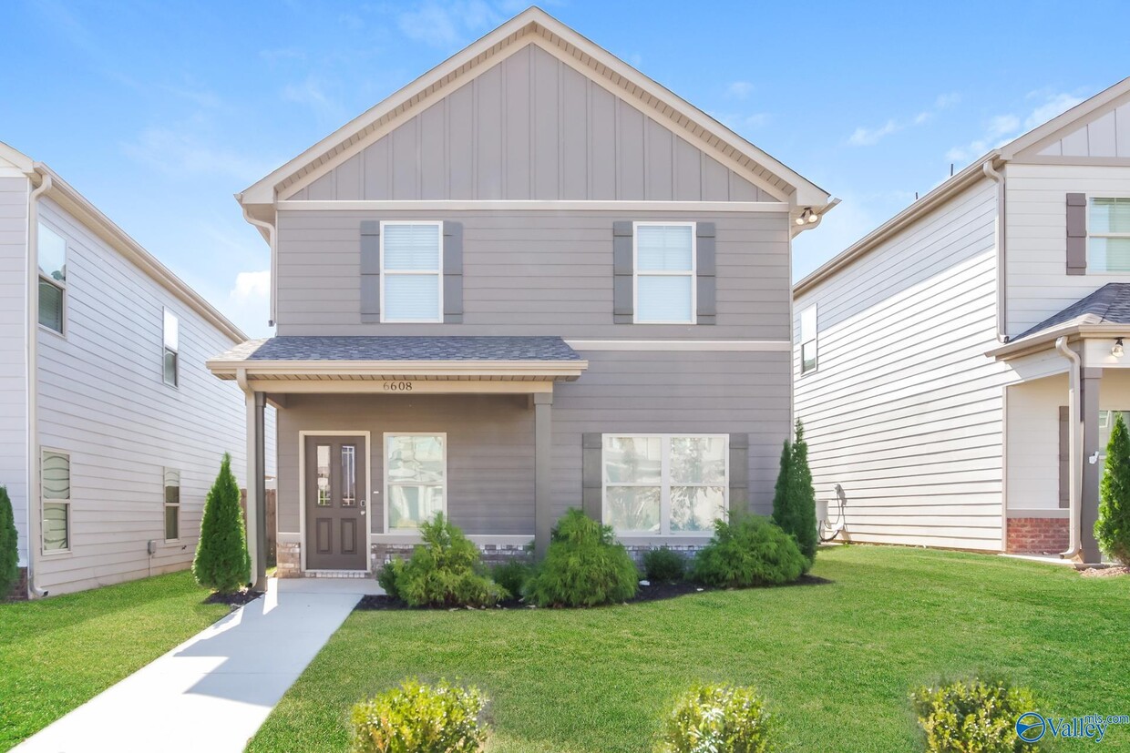 Foto principal - 6608 Cotton Creek Rd NW