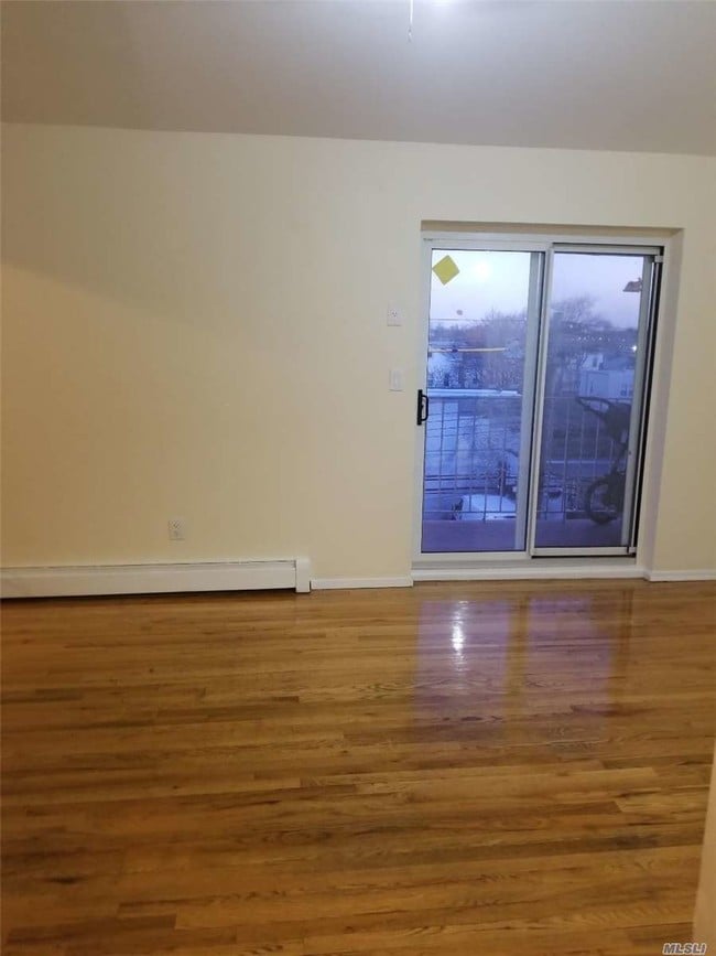 Building Photo - 120-15-12015 15th Ave