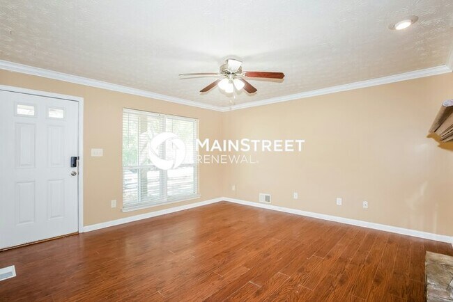 Building Photo - 3 Bedroom Pet-Friendly Home in Conyers, GA with Main Street Renewal