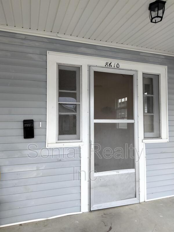 Foto del edificio - 8610 Pritchard Pl