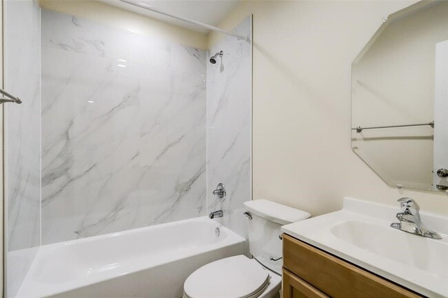 Foto del edificio - 6212 Alderson St