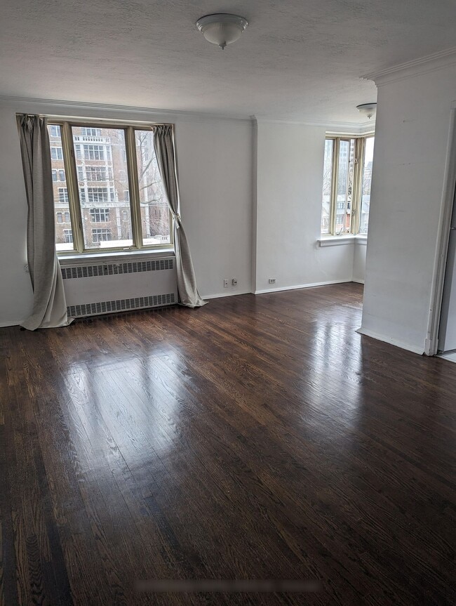 Photo du bâtiment - 150-150 Farnham Ave