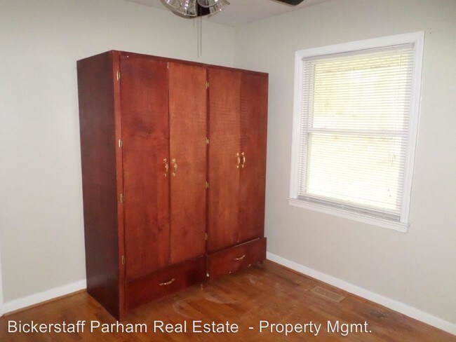 Building Photo - 2942 Bellanca St