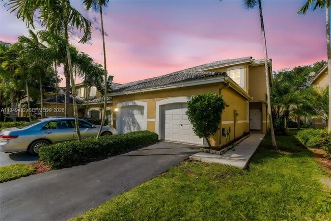 Building Photo - 1911 Madeira Dr