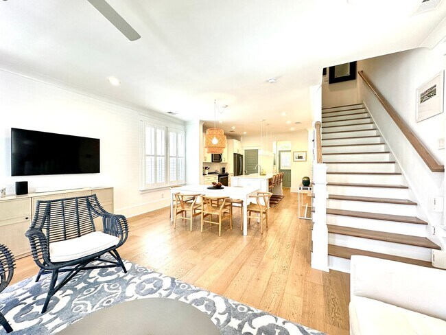 Foto del edificio - 3/2.5 Fully Furnished Home in Sullivans Pointe Located in Mt. Pleasant!