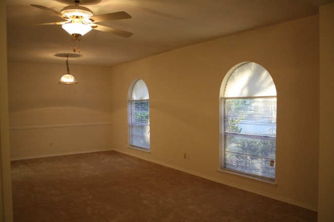 Photo - 5006 Green Oaks Dr House