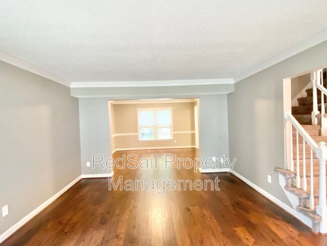 Building Photo - 311 Peachtree Ln