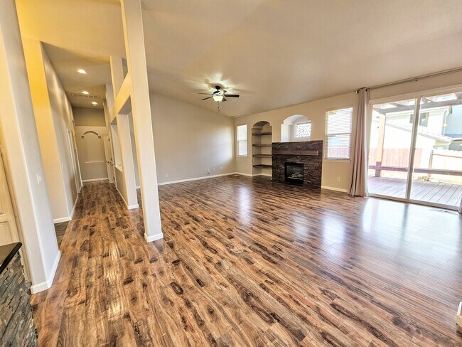 Foto del edificio - 8713 Spinner Ct