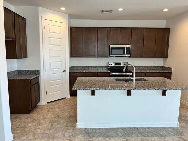 Building Photo - 3 Bedroom Single Family Home in Casa Grande