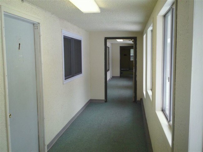 Building Photo - 2 br, 1 bath Apartment - 1505 N 5th St #5 -