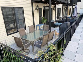 Building Photo - 904 Jefferson St