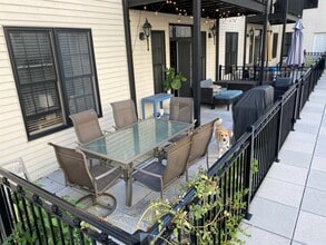 Building Photo - 904 Jefferson St