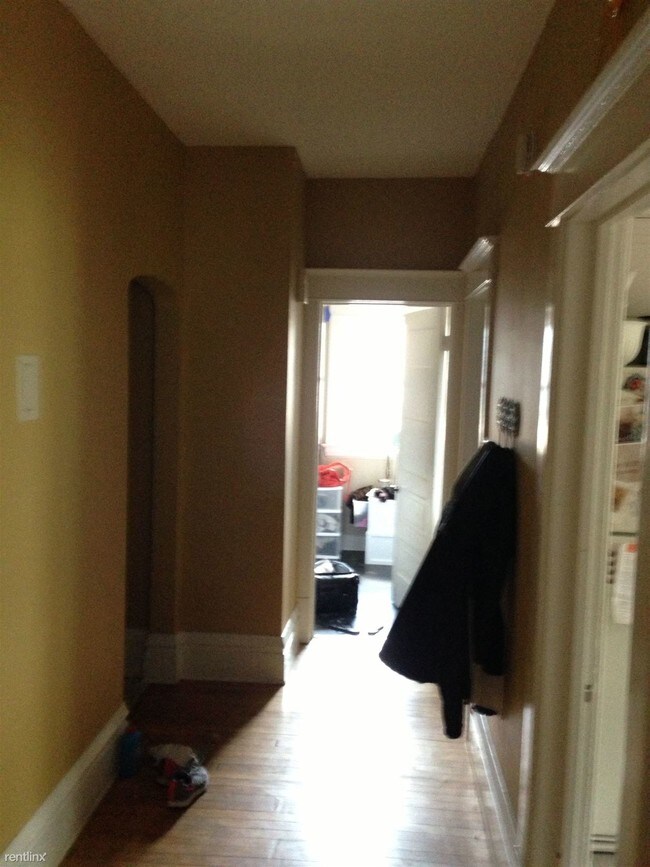 Foto del edificio - 1 br, 1 bath  - 1572 Lake Dr SE Apt 3