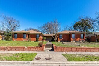 Building Photo - 1761 Mariposa Dr