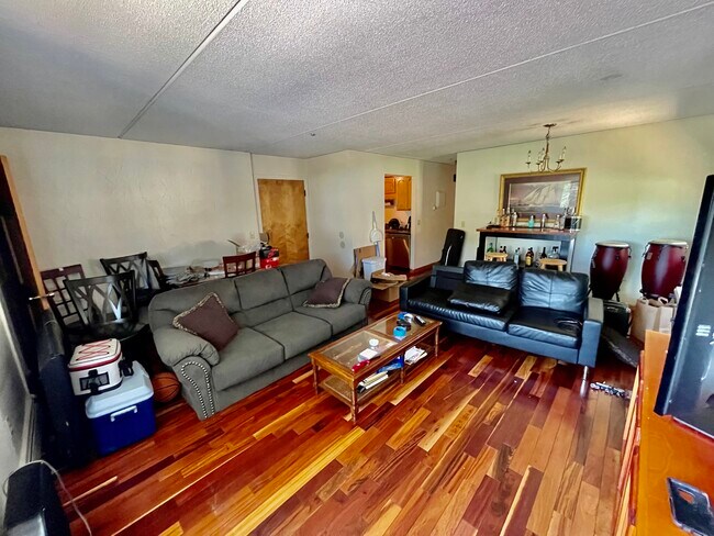 Building Photo - 124 Sycamore St