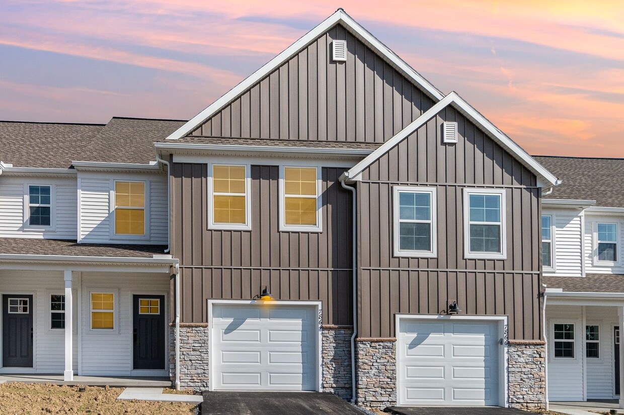 Foto principal - 7864 Oak Brook Dr