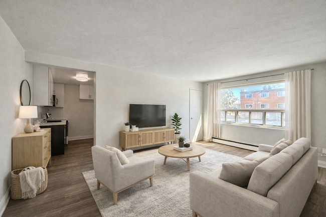 Building Photo - 3-280 Lorne Ave Kitchener Ontario N2M 3Y8