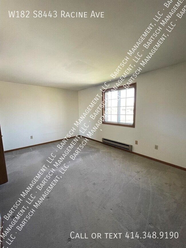 Foto del edificio - W182 S8443 Racine Ave-