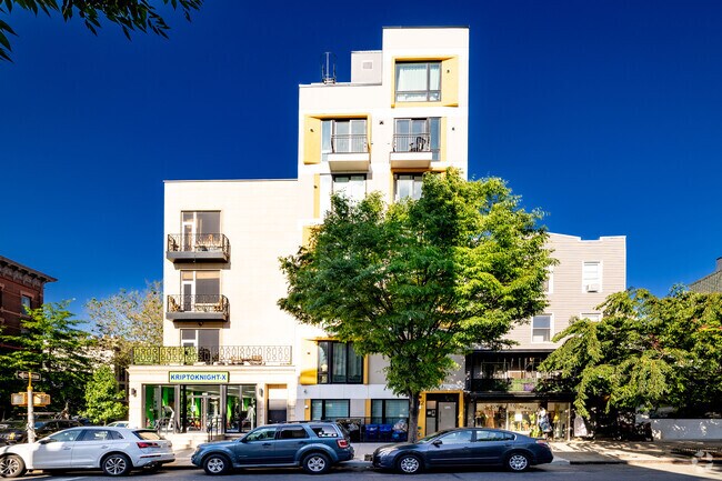 Building Photo - 322 Graham Ave