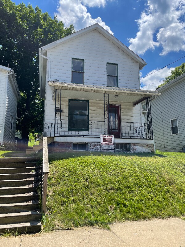 405 Division Ave, Ellwood City, PA 16117 House Rental in Ellwood City