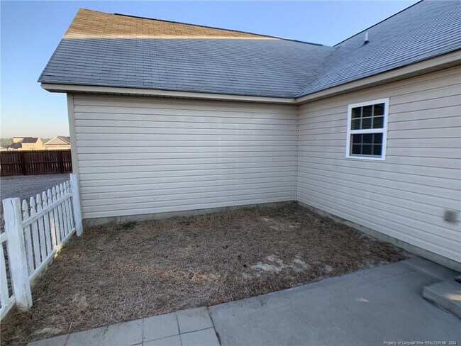 Building Photo - 399 Feathers Lane