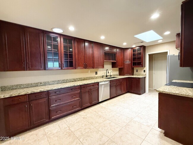 Foto del edificio - 5110 W Wood Dr