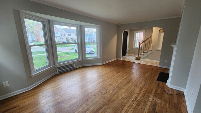 Building Photo - 3-bedroom 1.5 bathroom single family