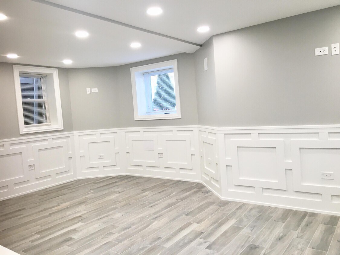 Foto principal - 2335 W Belle Plaine Ave